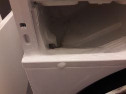 Beko WMY81243PLPTLMB1 - The washing machine pours water through the drawer / tra