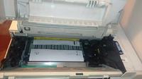 HP LaserJet serii 8150 - Papier nie wychodzi do końca
