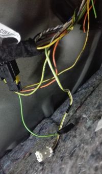 Peugeot 407 2007r. Sedan - Dziwne łączenia przewodów - klapa bag. nie działa