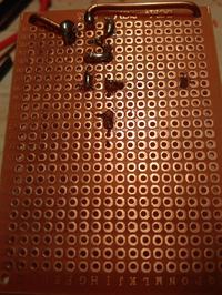 Szukam tyrystora z prądem podtrzymania poniżej 0.1mA i napięciem bramki do 14V