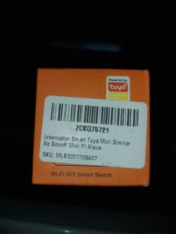 Tuya Mini Smart Switch Box Product box of Tuya Mini Smart Switch with a barcode and description.