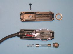 12v plus minus socket - where is the plus and where is the minus? ??