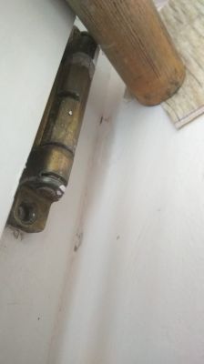 Damaged PVC window espagnolette (window in a tilted position) - how to dismantle