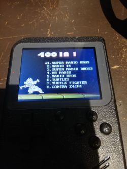 Chińska podróba Gameboy-a instalacja zewnętrznych gier