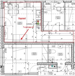 Plan mieszkania z zaznaczonym punktem dostępowym sąsiada w salonie za grubą ścianą.