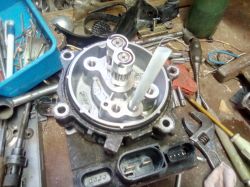 Jak rozpoznać pompę Koyo na zdjęciach z VW Fox 2007?