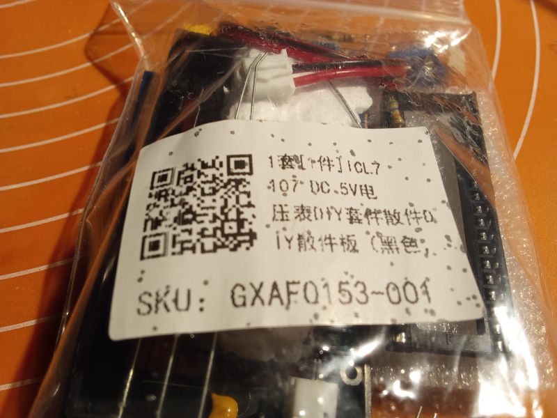 Jak złożyć woltomierz panelowy DIY z układem ICL 7107 z AliExpress? Sprawdzamy dokładność.