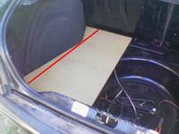 woofer wbudowany w wneke bagaznika