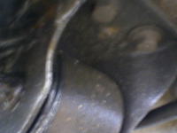 Dziwne wgłębienie na słupku.