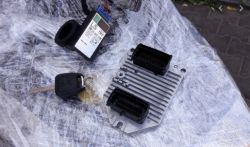 Jak ominąć immobilizer w Oplu Omega B 2.2 - brak pinów w kostce?