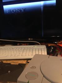 PSX SCPH-1002 - Konsola uruchamia się poprawnie raz na kilkanaście razy, dziwny obraz