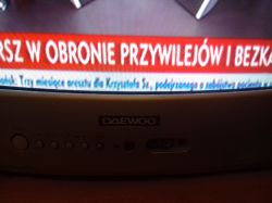 Obraz wychodzi poza ekran w telewizorze Daewoo - jak ustawić?
