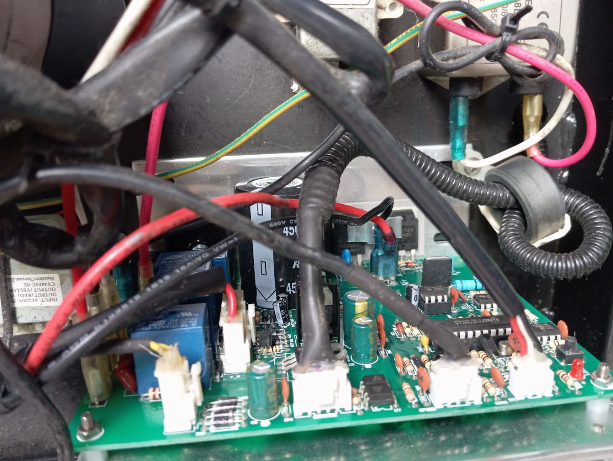 Praca] Błąd E-01 na bieżni BH Fitness F5 – brak magnesu przy ...