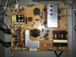 PHILIPS 42PFL8404H/12 - Miga dioda LED, TV próbuje wstać i na moment się zapala.