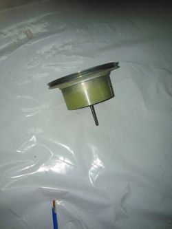 Część magnetofonu na białym tle