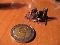 Przedwzmacniacz gitarowy w kablu