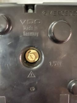 Szukam opisu pinów licznika samochodu Mercedes W210 - potrzebna pomoc