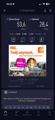 Zrzut ekranu Speedtest: pobieranie 53,6 Mb/s i wysyłanie 28,4 Mb/s na iPhonie