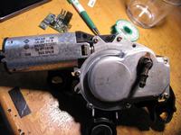 Golf IV 98r 1,4 16V - wycieraczka tylnych drzwi - elektronika