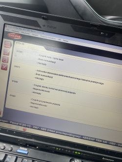 VW Passat B6 - elektryczny hamulec ręczny, był spalony bezpiecznik
