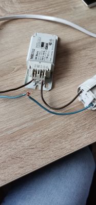 Zastępstwo i podłączenie dwóch żarówek 18W do Przetwornika/Statecznika LN 26.813 26W