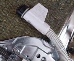 Electrolux ESL4310LO - Jak zmierzyć oporność grzałki w zmywarce?