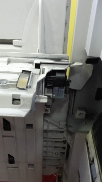 Xerox WC 255 - Zacięcie papieru przy druku z dolnych tac 1-4, głośny zgrzyt