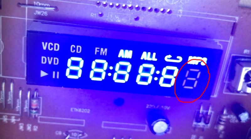 Blaupunkt micro hi-fi LED display with active mode icons and highlighted digit