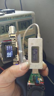 Czteroportowa ładowarka samochodowa Aukey CC-01. Mocna 9,6A