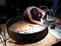 Megascroller - wiszący wyświetlacz z Mario