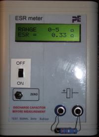 Mikroprocesorowy miernik ESR kondensatorów elektrolitycznych Mikroprocesorowy miernik ESR kondensatorów elektrolitycznych