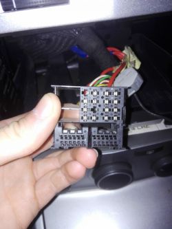 KENWOOD KMM-BT204 w Opel Astra H nie włącza się - jakie mogą być przyczyny?