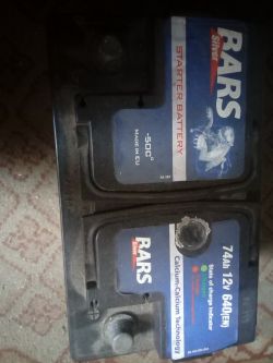 Automatyczna ladowarka wtyczko - swieci czerwona dioda