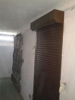 Zabezpieczenie piwnicy 3x4m w starym bloku na pokój gamingowy: monitoring, alarm, drzwi, okna