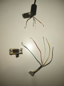 Połączenie przewodów kolorowych pedałów z kierownicą Logitech Racing Wheel