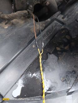 Świecąca kontrolka Airbag w Audi A8 D3: Błąd czujnika G283, pytanie o łączenie przewodów