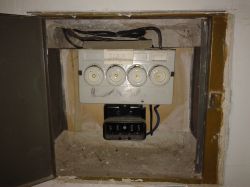 Trochę historii - rodzaje gniazdek elektrycznych w różnych dekadach