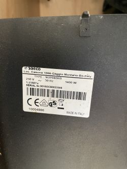 Saeco Aulika SUP040RB - Wewnątrz pozostaje dużo zmielonej, niezaparzonej kawy
