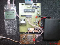 Odbiornik UHF 399-469MHz z wyświetlaczem z Nokii 3310 na ATmega8 Odbiornik UHF 399-469MHz z wyświetlaczem z Nokii 3310 na ATmega8