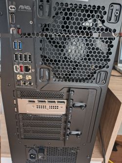[Sprzedam] Komputer do gier Ryzen 7 7800 X3D | RTX MSI 5070 12 GB | 32GB DDR5 |