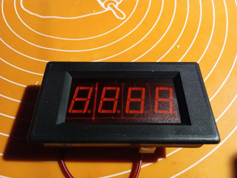 Jak złożyć woltomierz panelowy DIY z układem ICL 7107 z AliExpress? Sprawdzamy dokładność.