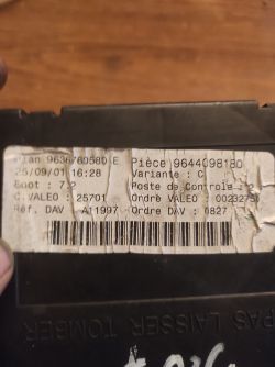 Peugeot 307 moduł sterownika szyb i czujnik temperatury zewnęcznej.