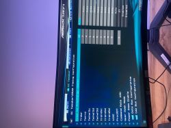 Ustawienia timingów pamięci RAM w BIOS-ie ASRock UEFI na ekranie monitora