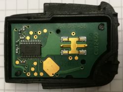 Brakujące elementy w kluczyku Seat Scyzoryk 3 przyciski - co było w zaznaczonych miejscach?