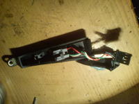 Jak naprawić podajnik przędzy IRO SFE z uszkodzonymi triakami i fotokomórką?