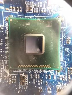 Lenovo G510 LA-9641 - Nie uruchamia się, brak jakichkolwiek reakcji.