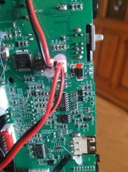 MediaTech Boombox BT MT3145: How to Charge Device Bypassing Micro USB Port?