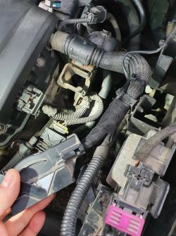 Opel Corsa D 1,4benz 2010 - Błędy P0102 i P0106, kontrolka auta z kluczykiem, spadek mocy