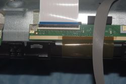 Hisense 65U6NQ - pionowe pasy i żółty proszek przy matrycy, zalanie czy COF?