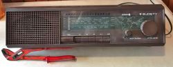 Unitra Sudety R-208 Monophonic Radio Vintage Unitra Sudety R-208 monophonic radio receiver from 1987-1990.